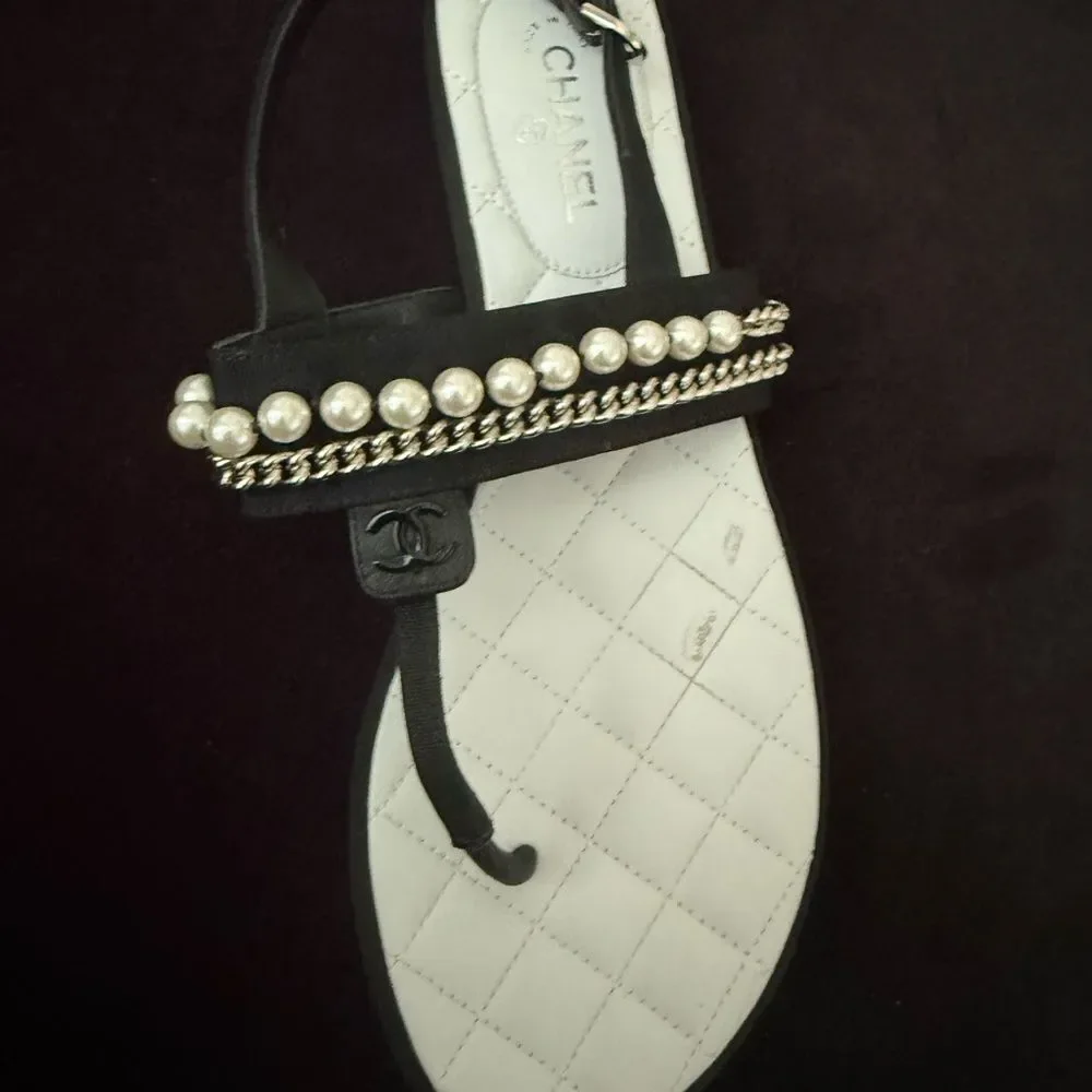 CHANEL Black and White Quilted Sandals floor sample minor scratches on bottom